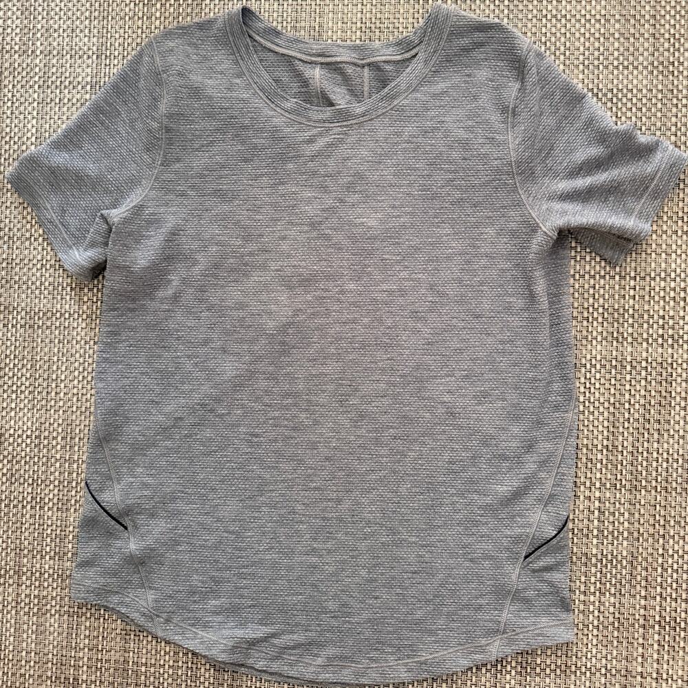 LULULEMON Long Distance Short Sleeve Tshirt Top Heathered Black 6 Active Running